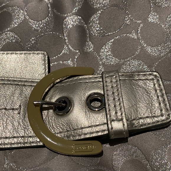 Gorgeous silver grey authentic Coach bag - Picture 6 of 6